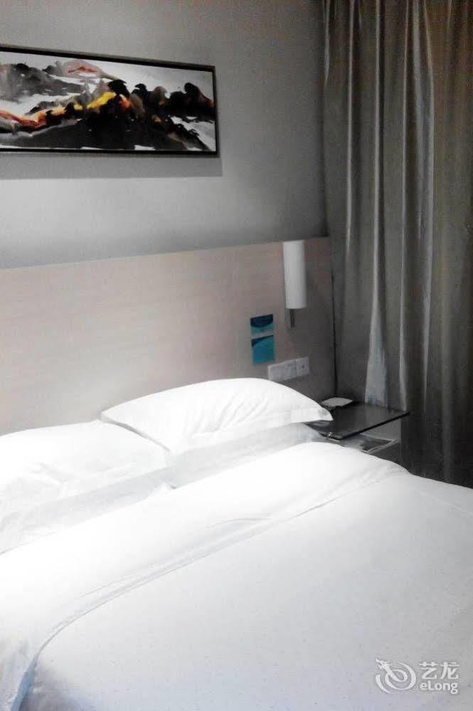 גווילין City Convenience Inn מראה חיצוני תמונה